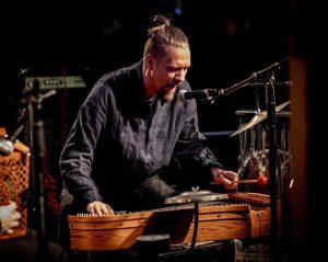 TUOMAS ROUNAKARI (Korpiklaani violinist) Launches New Twisted Folk Duo PARKU, Video from Debut Concert Available!